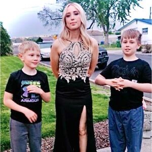 Meet your Posher, Monica